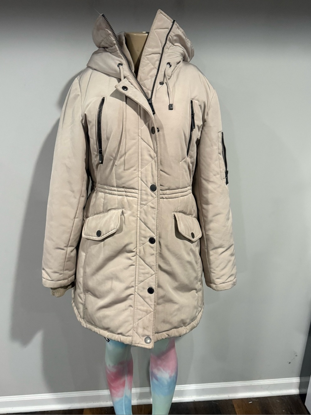 Bcbg coat size medium women winter parka hooded warm long